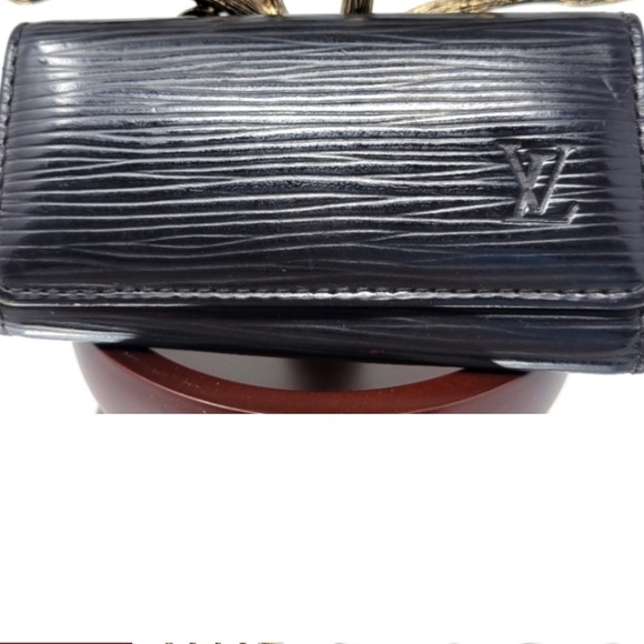 EUC Louis Vuitton EPI Leather Keycase - Picture 1 of 9